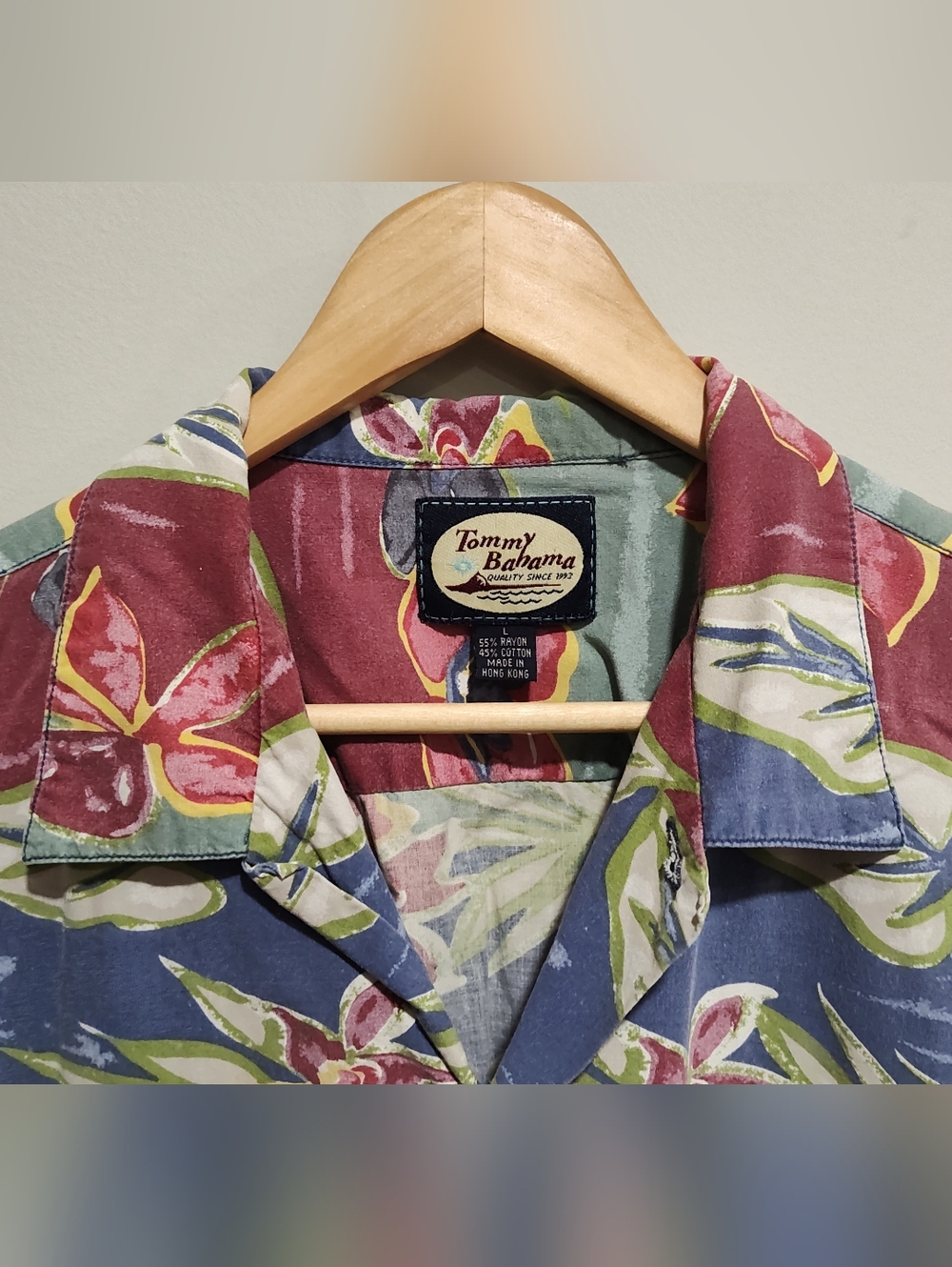 Tommy Bahama Green Blue Red Pastel Floral Hawaiian Aloha Camp Shirt Men's Large - Picture 4 of 8